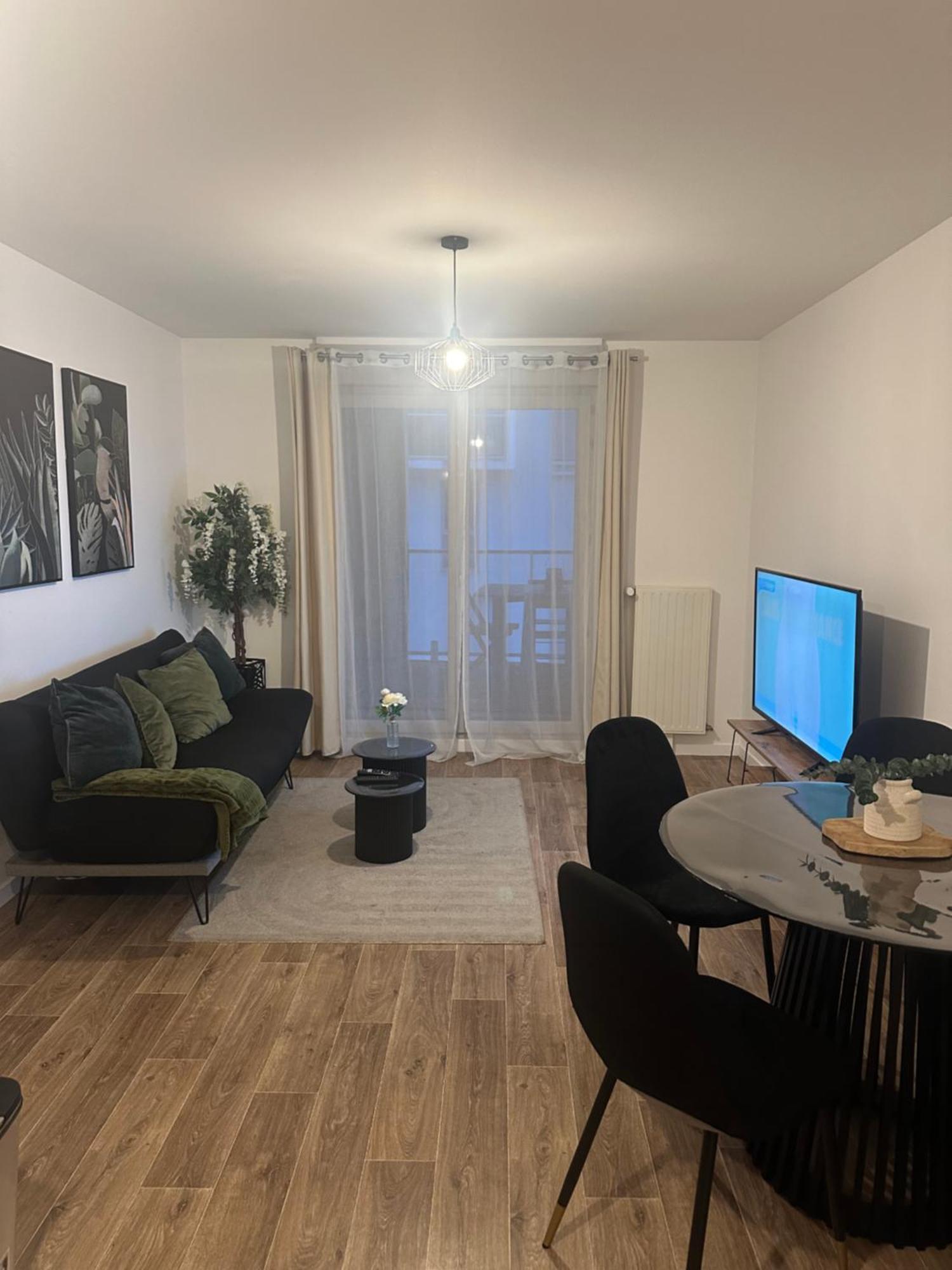 Cosy House A 6 Min Du Rer A Et Psa Apartment Carrieres-sous-Poissy Exterior photo